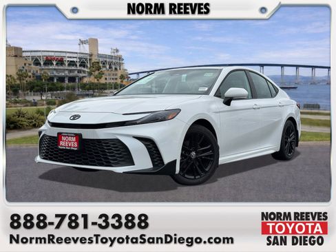 Certified 2026 Toyota Camry SE image 1