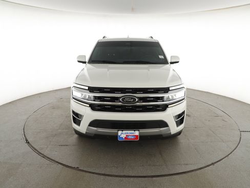 Used 2024 Ford Expedition Limited RWD image 2