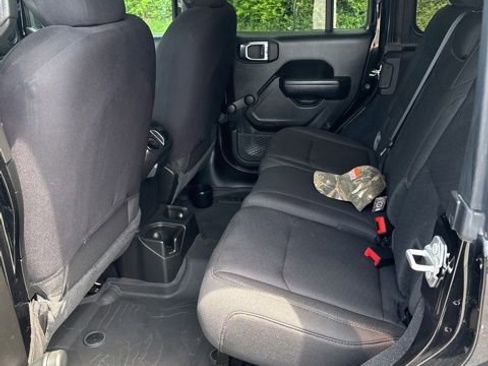 Used 2023 Jeep Wrangler Unlimited Sport AWD/4WD image 7