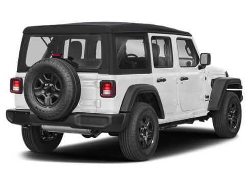 Used 2025 Jeep Wrangler Unlimited Sahara AWD/4WD image 3