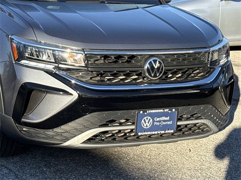 Used 2022 Volkswagen Taos SE image 9