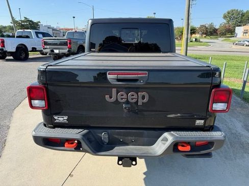 Used 2023 Jeep Gladiator Mojave w/ Cold Weather Group AWD/4WD image 9