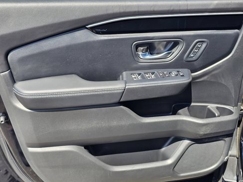 Used 2025 Honda Pilot EX-L image 14
