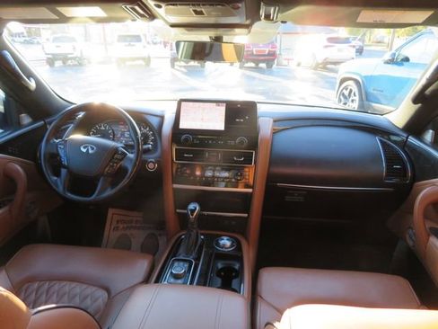 Used 2024 INFINITI QX80 Sensory w/ Cargo Package image 18