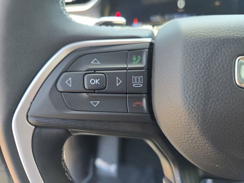 Used 2024 Jeep Grand Cherokee Altitude image 19