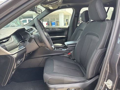 Certified 2024 Jeep Grand Cherokee L Laredo w/ Luxury Tech Group I image 6