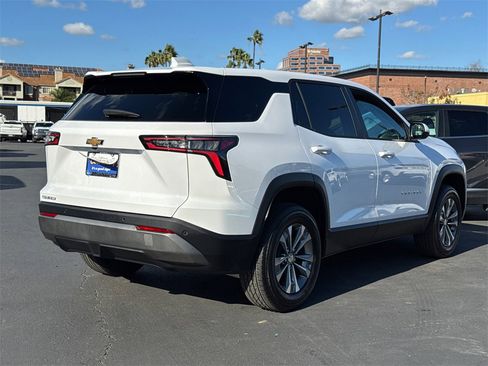 Used 2026 Chevrolet Equinox LT image 11