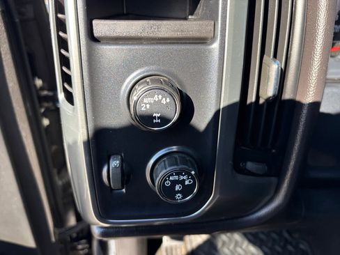 Used 2018 Chevrolet Silverado 1500 LT w/ All Star Edition image 12