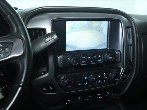 Used 2018 GMC Sierra 1500 SLT AWD/4WD image 31