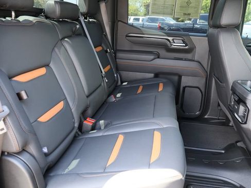 Certified 2025 GMC Sierra 1500 AT4 w/ AT4 Premium Package AWD/4WD image 28