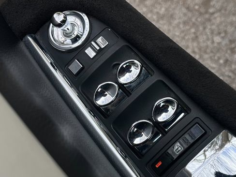 Used 2016 Rolls-Royce Wraith image 51