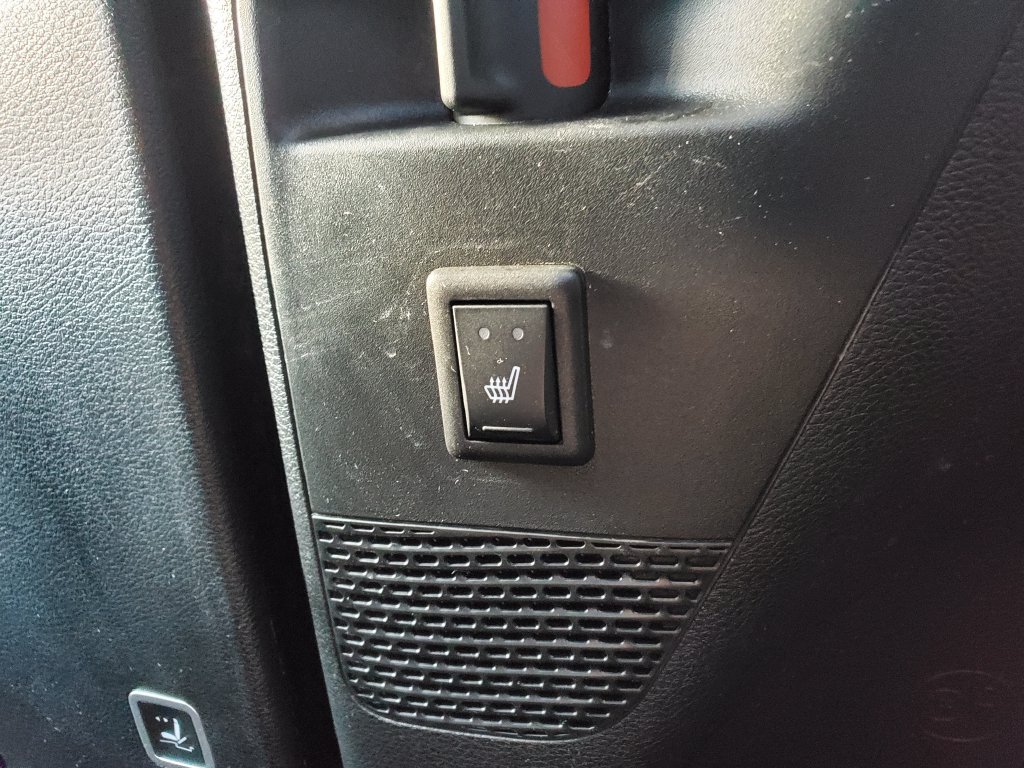 Used 2025 Chrysler Pacifica Limited FWD image 13