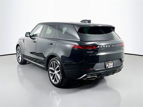 Used 2023 Land Rover Range Rover Sport SE image 7