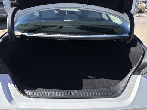 Used 2022 Toyota Avalon XLE image 6