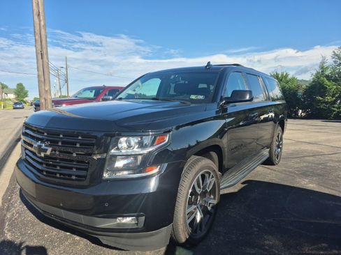 Used 2019 Chevrolet Suburban LT AWD/4WD image 3