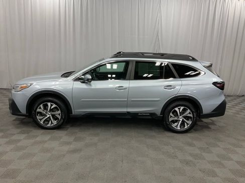Used 2022 Subaru Outback Limited image 13
