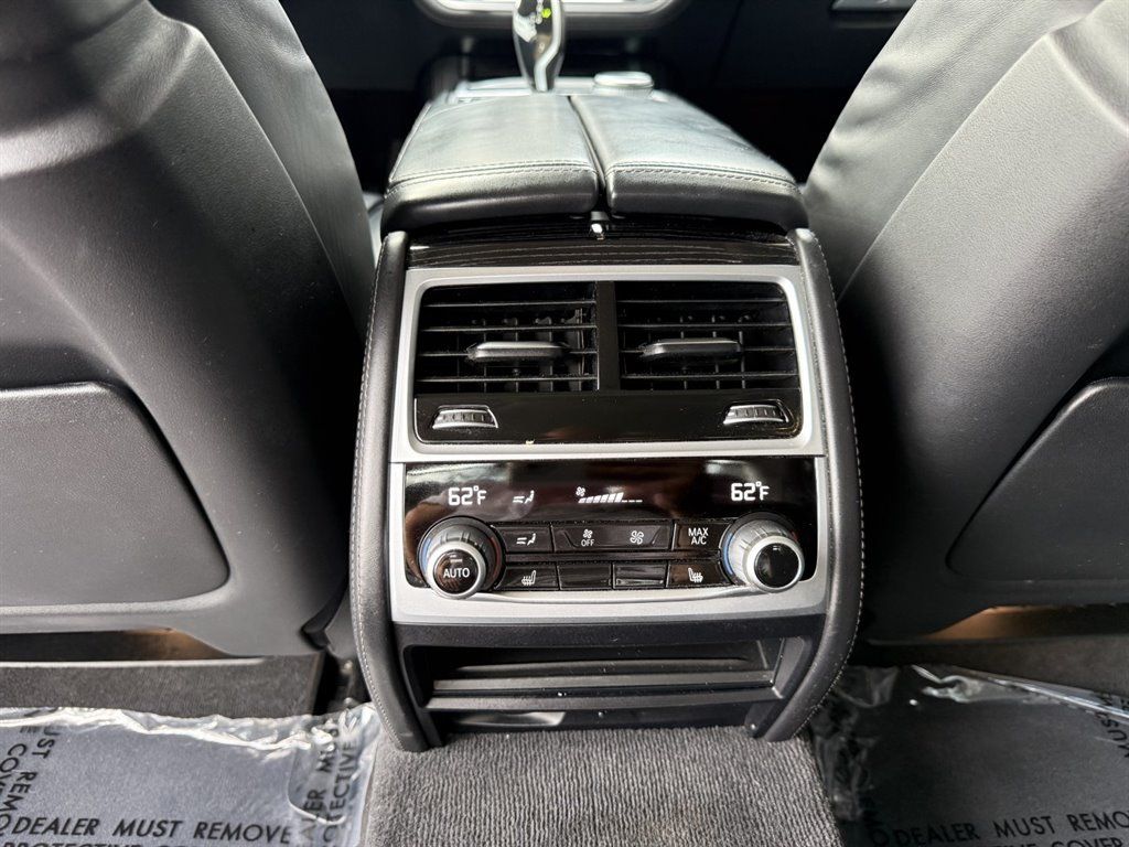 Used 2022 BMW 740i RWD image 16