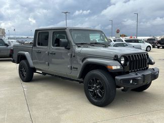 Used 2022 Jeep Gladiator Sport AWD/4WD video 2