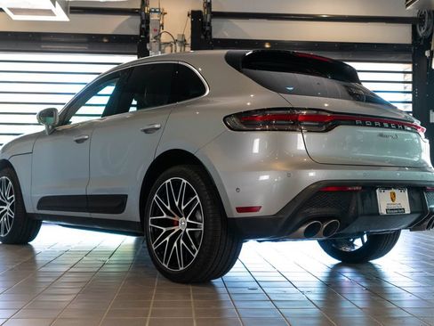 Certified 2023 Porsche Macan S AWD/4WD image 3