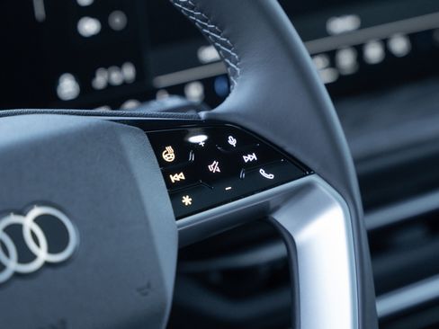 New 2025 Audi Q5 Prestige image 12