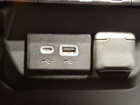 Used 2022 Chevrolet Silverado 1500 Custom Trail Boss image 22