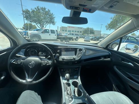 Used 2020 Buick Envision Essence FWD image 8