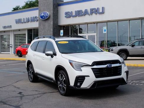 Used 2023 Subaru Ascent Limited w/ Technology Package AWD/4WD image 1