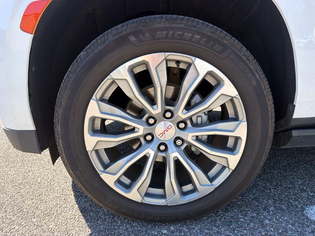 Used 2021 GMC Yukon Denali w/ Denali Premium Package RWD image 12