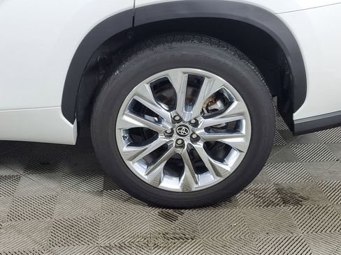 Used 2023 Toyota Highlander Limited FWD image 18