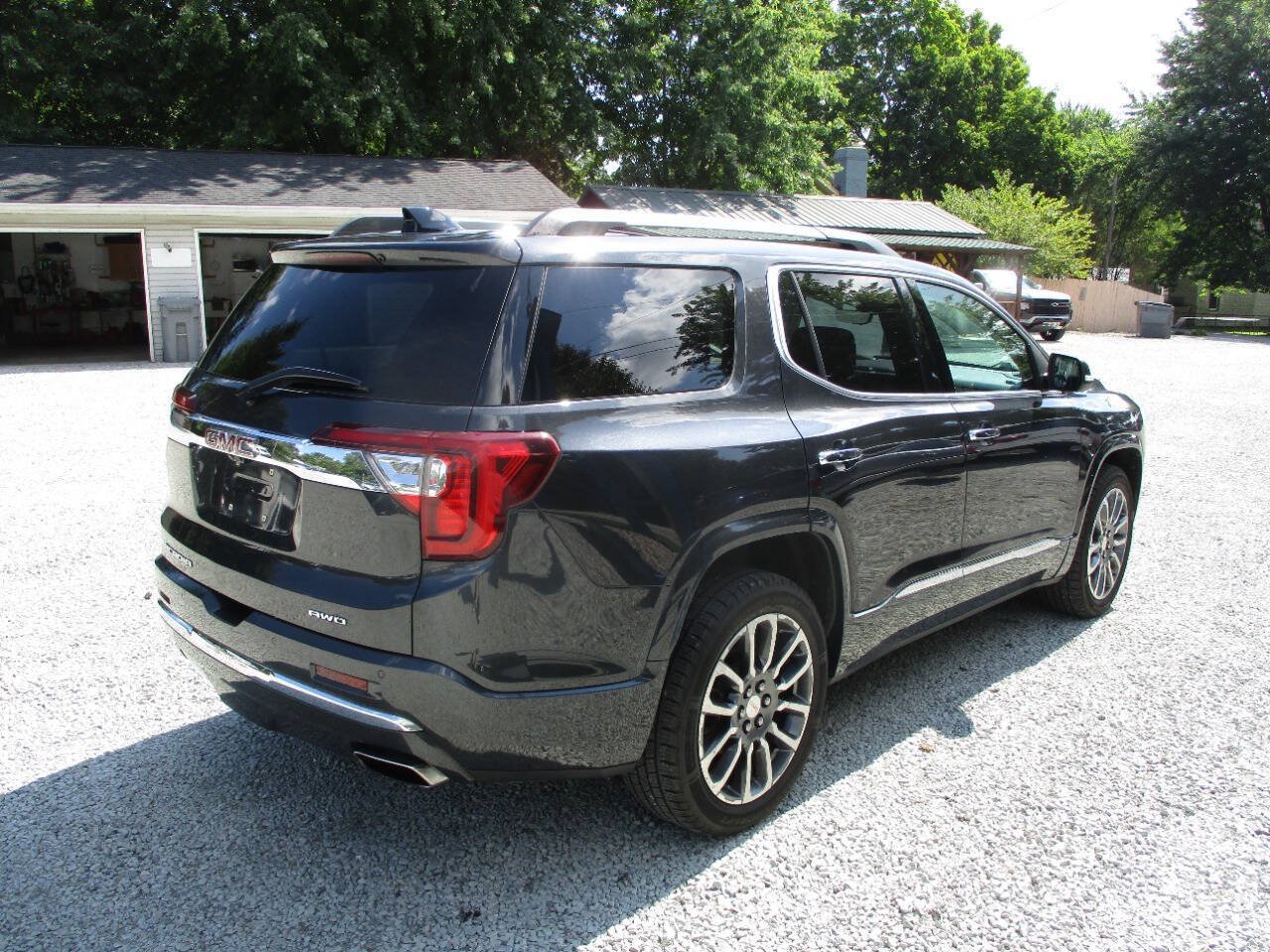 Used 2021 GMC Acadia Denali w/ Denali Ultimate Package AWD/4WD image 6