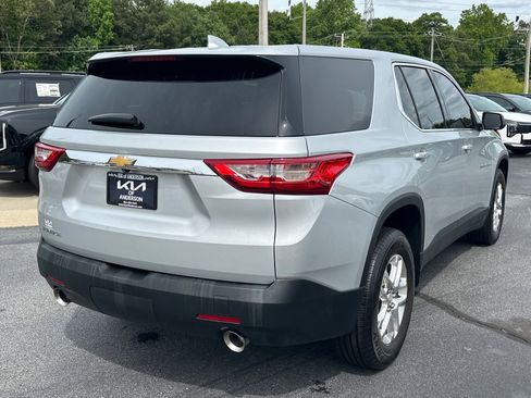 Used 2021 Chevrolet Traverse LS FWD image 3