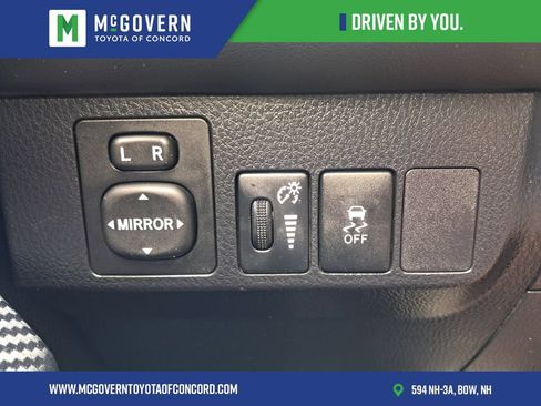 Used 2013 Toyota RAV4 XLE AWD/4WD image 23