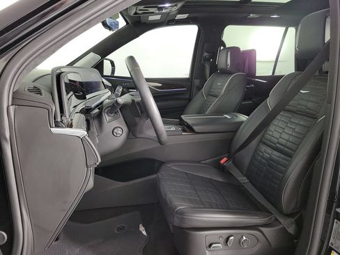 Certified 2024 Cadillac Escalade Sport Platinum w/ LPO, ONYX Package AWD/4WD image 17