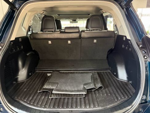 Used 2018 Toyota RAV4 Limited AWD/4WD image 19