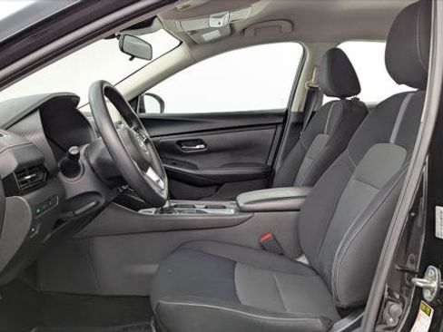 Used 2024 Nissan Sentra SV FWD image 14