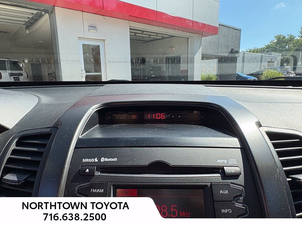 Used 2013 Kia Sorento LX AWD/4WD image 21