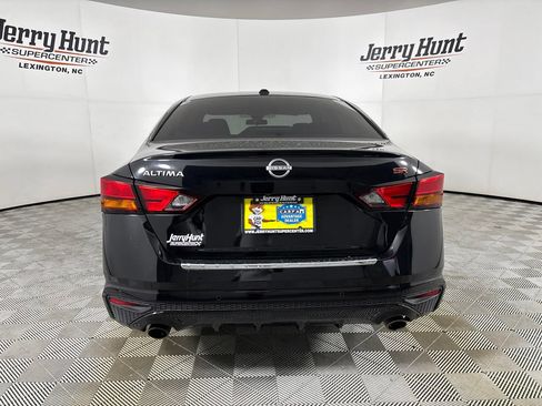 Used 2023 Nissan Altima 2.5 SR FWD image 7