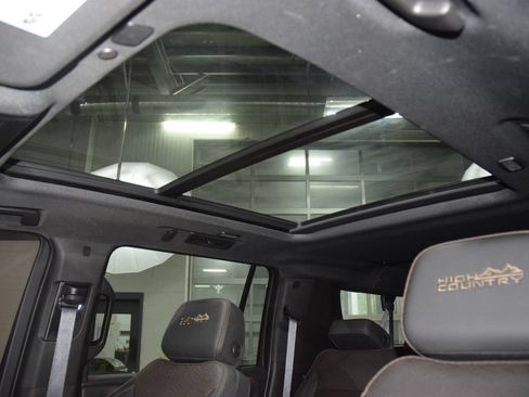 Used 2023 Chevrolet Suburban High Country AWD/4WD image 47