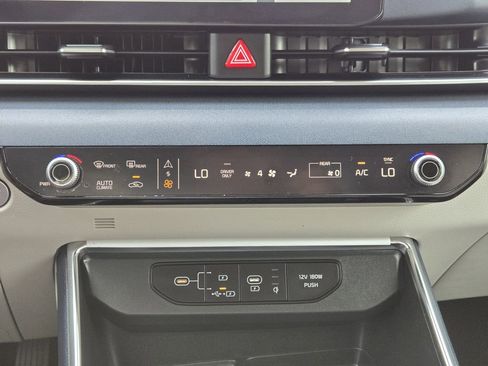 Certified 2026 Kia Carnival SX FWD image 20