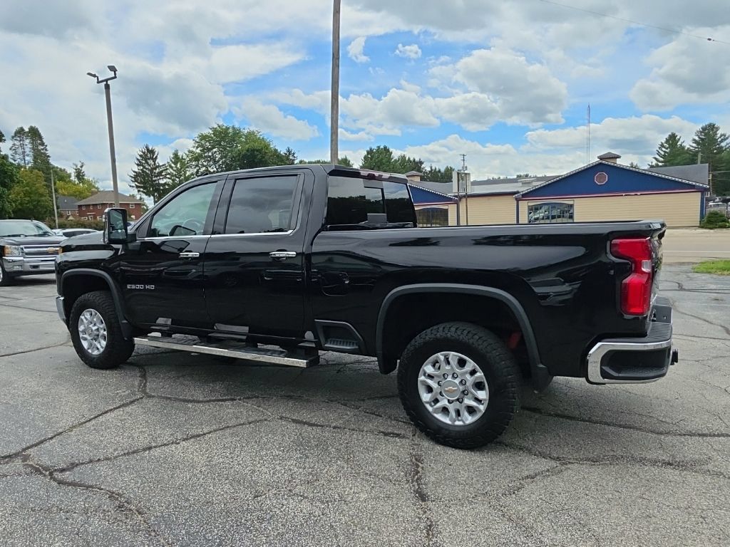Used 2022 Chevrolet Silverado 2500 LTZ w/ LTZ Plus Package AWD/4WD image 4