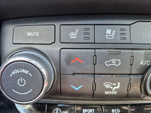 Used 2024 Dodge Durango GT image 16