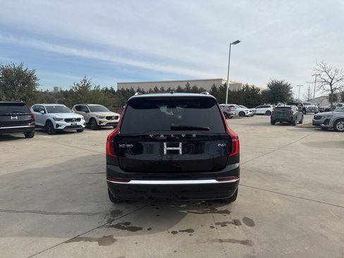 Certified 2025 Volvo XC90 B6 Plus image 6