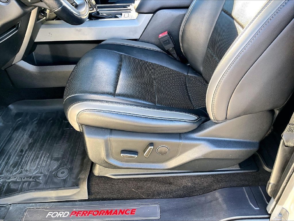 Used 2018 Ford F150 Raptor w/ Equipment Group 802A Luxury AWD/4WD image 35