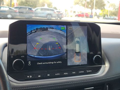 Used 2023 Nissan Rogue SL w/ SL Premium Package image 23