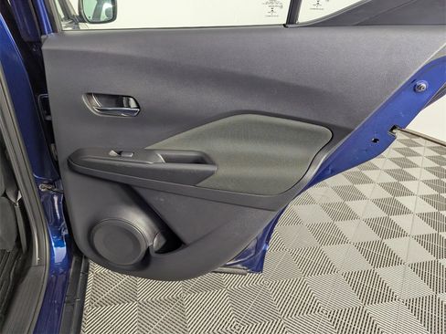 Used 2019 Nissan Kicks SV image 30