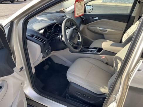 Used 2017 Ford Escape SE w/ Equipment Group 201A image 9