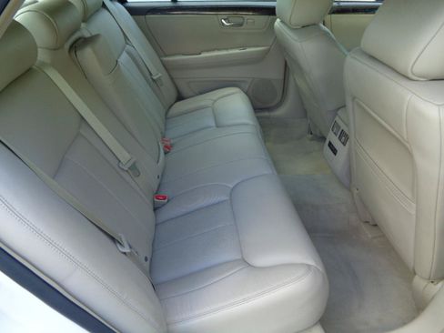 Used 2011 Cadillac DTS Luxury FWD image 28