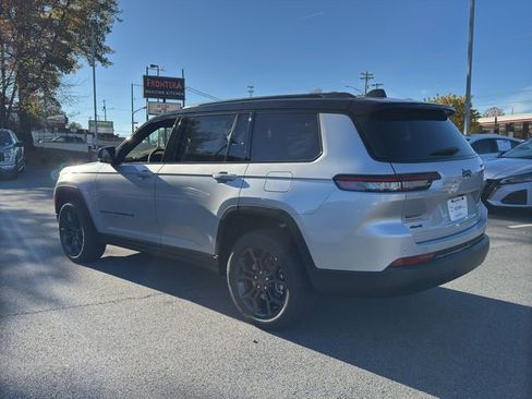 New 2025 Jeep Grand Cherokee L Limited w/ Trailer Tow Package AWD/4WD image 2