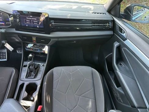 Used 2025 Volkswagen Jetta Sport FWD image 11