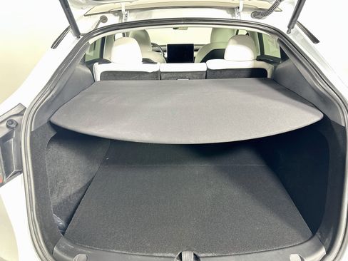 Used 2023 Tesla Model Y Performance AWD/4WD image 27